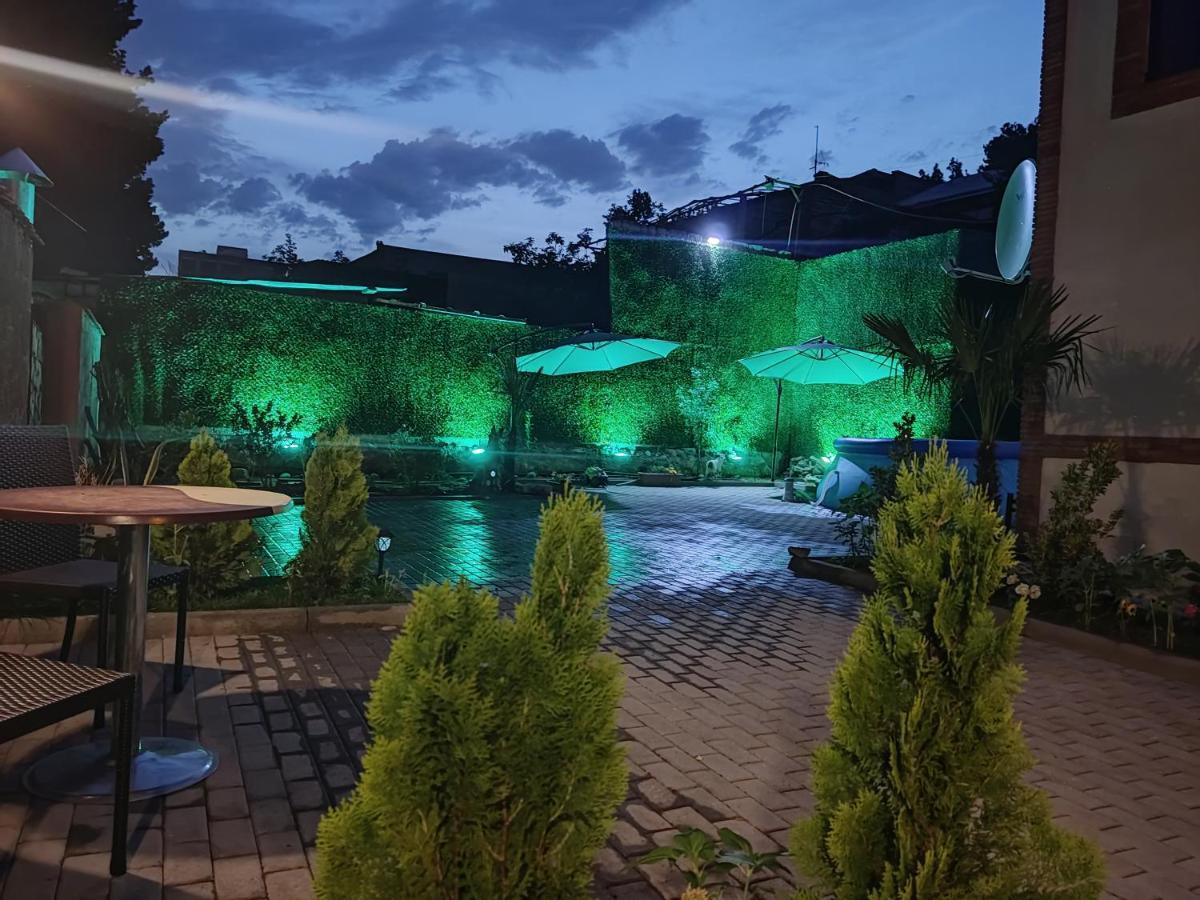 Guest House Spartak Tbilisi Exteriör bild